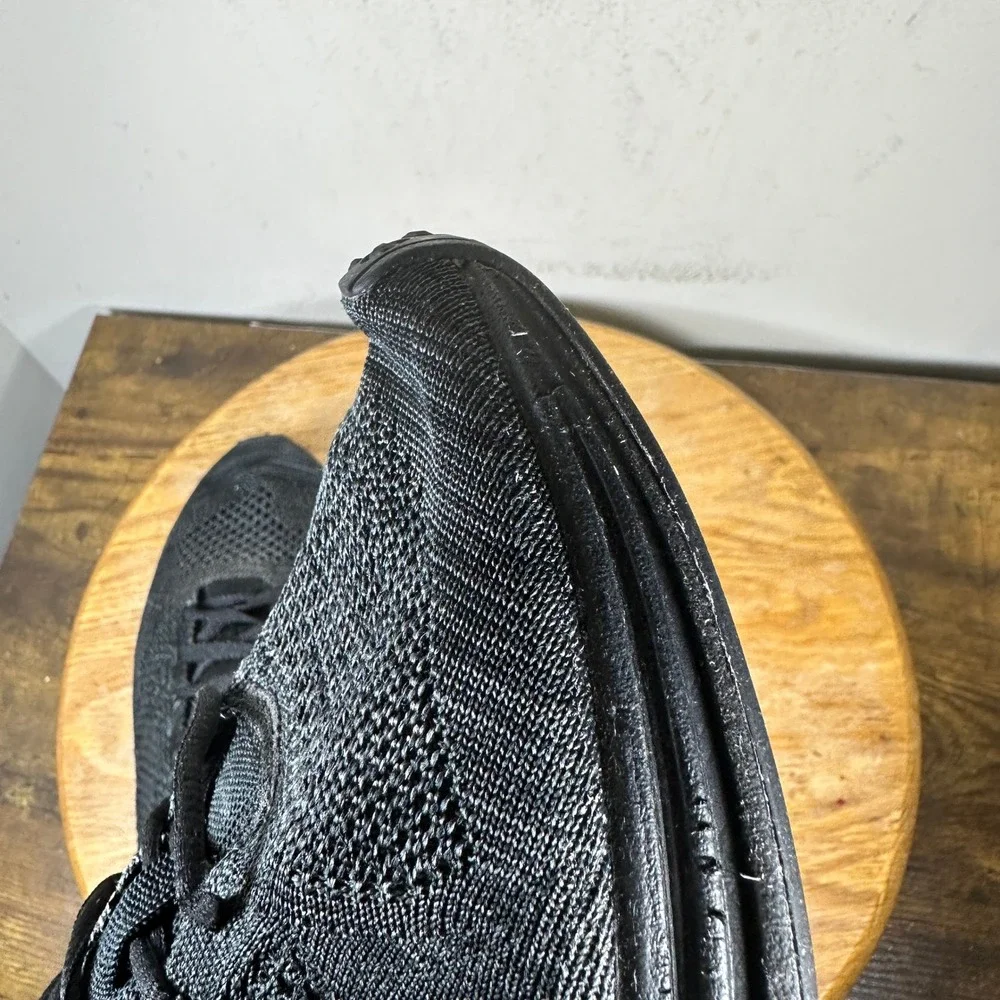 Nike Flyknit Racer Triple Black Men 11.5 Running Shoes 526628-009 Anthracite